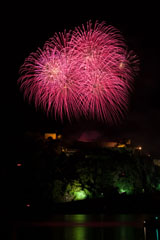 nico europe feuerwerke fireworks rhein in flammen rhine in flames gigantische rosa kugeleffekte am himmel