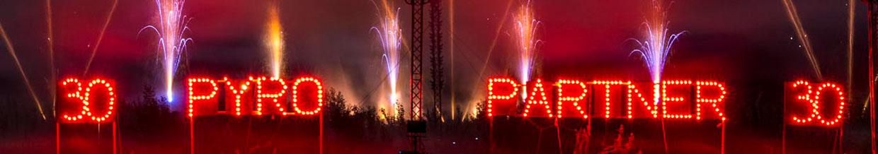 nico europe hoffest 2014 sliderbild 30 jahre pyro-partner in roter flammenschrift
